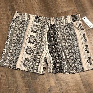 Apt 9 shorts NWT